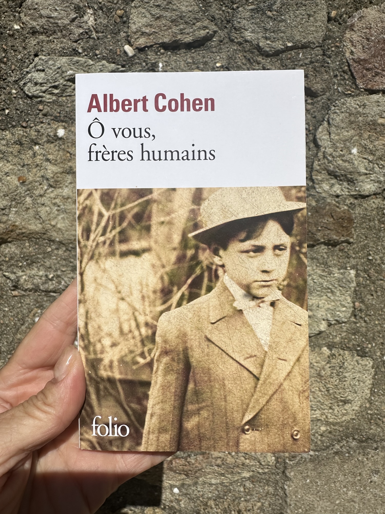 Taxer des féministes de \, image size:1500x2000